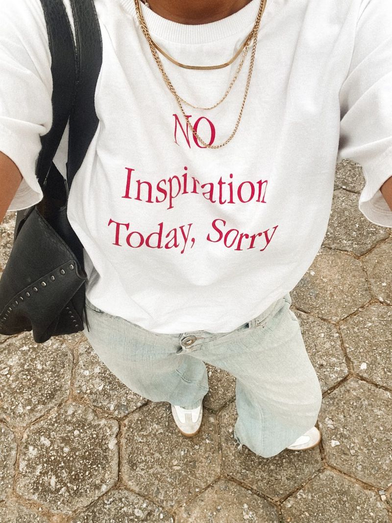 Creator com camiseta escrita No Inspiration Today, Sorry